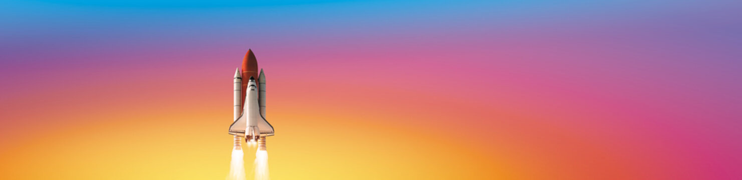 NAVETTE SPATIALE SUR FOND COLOR&Eacute; Elements of this image furnished by NASA