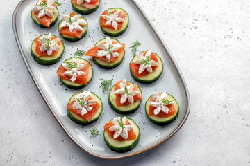Cucumber bites with smoked salmon and cream cheese