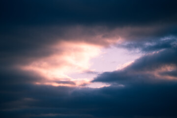 Fototapeta na wymiar Sunlight in cloudy sky
