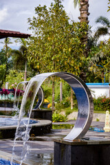 Obraz na płótnie Canvas fountain in the park