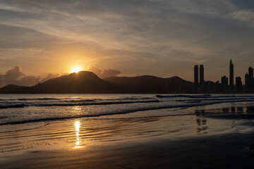 Fototapeta na wymiar sunset at the beachoff Balneário Camboriú