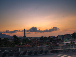 Fototapeta premium sunrise over the city