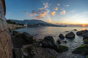 Fototapeta na wymiar Beautiful sunrise on the Yalta embankment