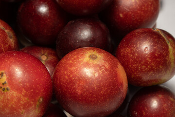 Camu camu fruits, a native plant of the Amazon, it is common to find these colorful fruits in the markets, as it is used for the preparation of different inputs, such as soft drinks, ice cream, sweets