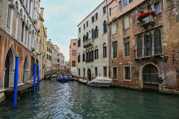 Fototapeta na wymiar The buildings on canal, Venice.