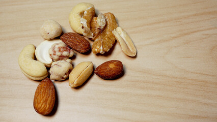 栄養豊富なミックスナッツの写真