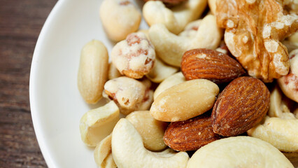 栄養豊富なミックスナッツの写真