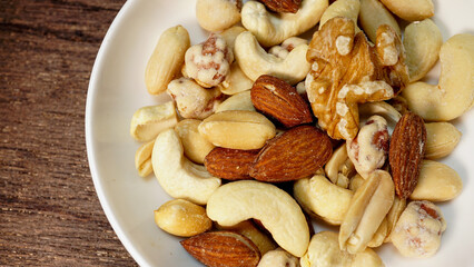 栄養豊富なミックスナッツの写真