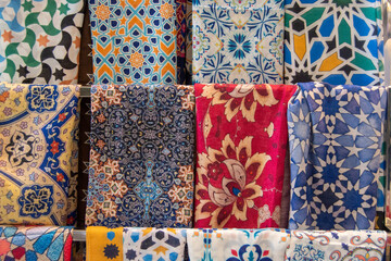 Pañuelos de estilo árabe en el mercadillo
