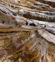 Fototapeta na wymiar frozen waterfall 