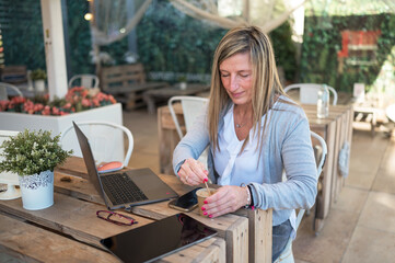 Fototapety na wymiar - Fototapeta24.pl