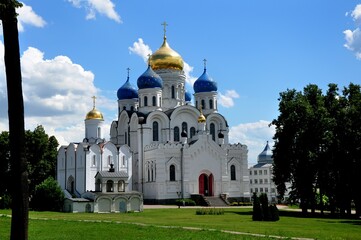 Fototapeta na wymiar The Nikolo-Ugresh Monastery is a stauropegial monastery of the Russian Orthodox Church, founded at the end of the 14th century. It is located on St. Nicholas Square in the city of Dzerzhinsky near Mos