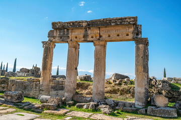 Fototapeta premium Scenic view of Hierapolis, was an ancient Greek city on hot springs in classical Phrygia,its ruins are adjacent to modern Pamukkale in Turkey and currently comprise an archaeological museum.