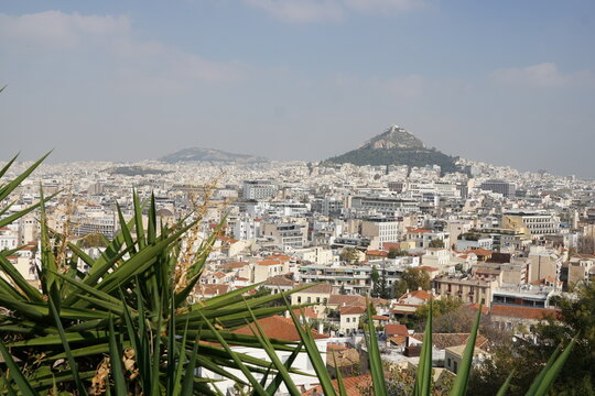 Blick von Anaphiotika auf Lycabettus H&uuml;gel und Athen