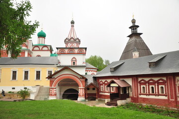 Fototapeta na wymiar Savvino-Storozhevsky Monastery is an Orthodox monastery of the Moscow diocese. Founded at the end of the 14th century, it is located on Storozhi Mountain at the confluence of the Storozhka River with 