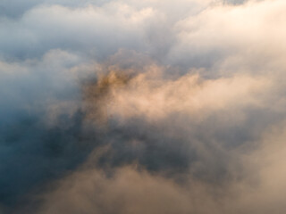 Fototapeta na wymiar clouds with sun stribes