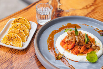 Hummus de zanahoria con naranjas y mezcal 