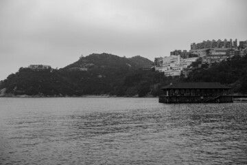 Obraz premium 香港の郊外の風景：海辺