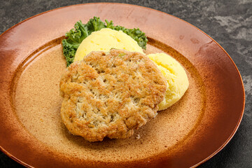 Chicken cutlet with mashed potato