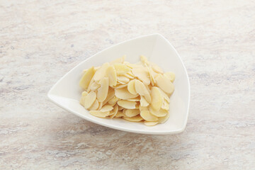 Almond nut slices for culinary