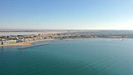 survol du grau-du-roi et port Camargue  en Occitanie dans le sud de la France