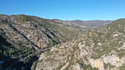 survol du pont du diable près de saint Guilhem le désert en Occitanie dans le sud de la France