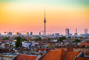 Berlin skyline with Berliner Fernsehturm (TV Tower) and sunset, Germany © Clement Horvath