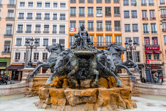 Fontaine Bartholdi, Place Des Terreaux, Lyon