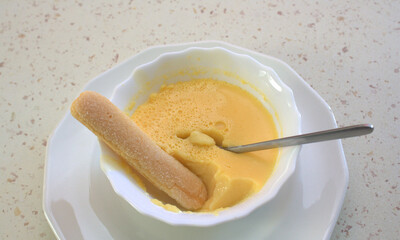 flan à la vanille et ses boudoirs