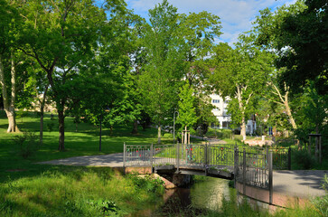 Fototapeta na wymiar Eiserne Brücke Bad Dürkheim Kurpark