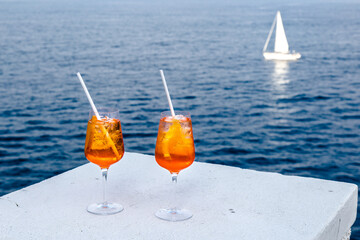 Un cocktail e una barchetta