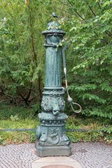 Alter Pumpbrunnen in Berlin