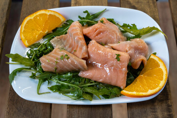 piatti di mare con prodotti ittici