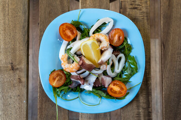 piatti di mare con prodotti ittici