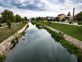 Fototapeta na wymiar The river in the city.