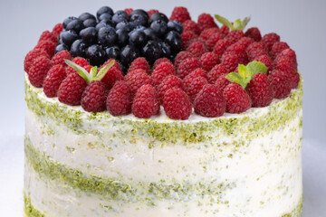 Mojito cheesecake with rum and lime syrup,