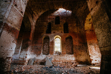 Obraz premium Interior of old abandoned red brick orthodox church