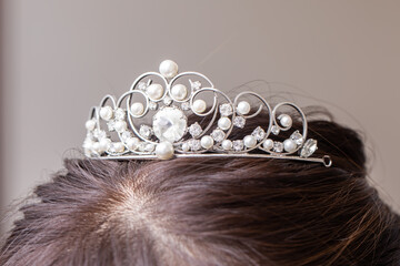 頭に飾られたティアラ　tiara