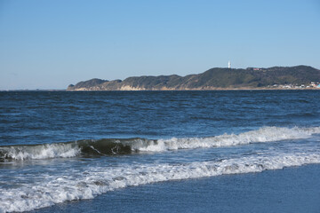海岸の波と青空　房総半島内房千葉県富津市の風景素材