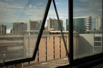 Pr&eacute;dios vistos da janela