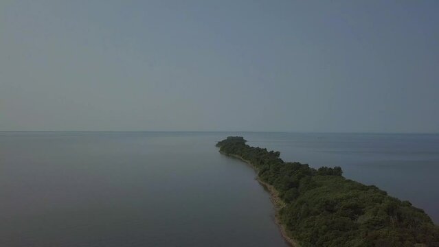 Small peninsula in a big lake. Hindens rev