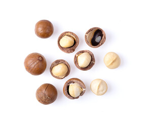 Shelled and unshelled macadamia nuts