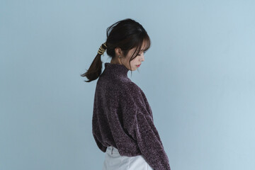 冬ファッションの女性