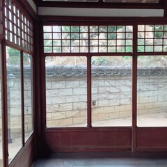 Naklejka premium 부산 일본식 고급 주택, 적산가옥 - 문화공감수정, 정란각, 국가등록문화재제330호 / Busan Japanese Luxury House, Jeoksan House - Cultural Empathy Sujeong, Jeongrangak, National Registered Cultural Property No. 330 /