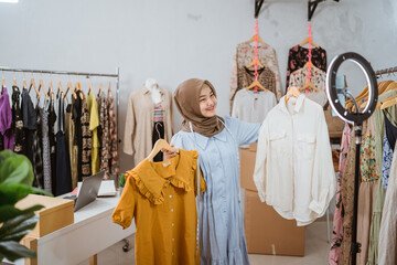 muslim live session selling product on marketplace