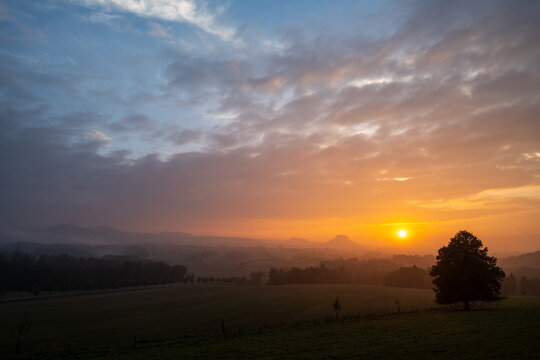 Blick vom Adamsberg auf das Elbtal und Lilienstein - sch&ouml;ner Sonnenuntergang