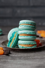 Macarons with apricot