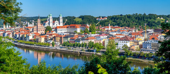 Ausblick über Passau, Bayern, Deutschland  - obrazy, fototapety, plakaty