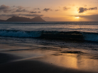 Obraz premium wave and sunrise