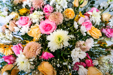 Flower arrangements with various types of flowers